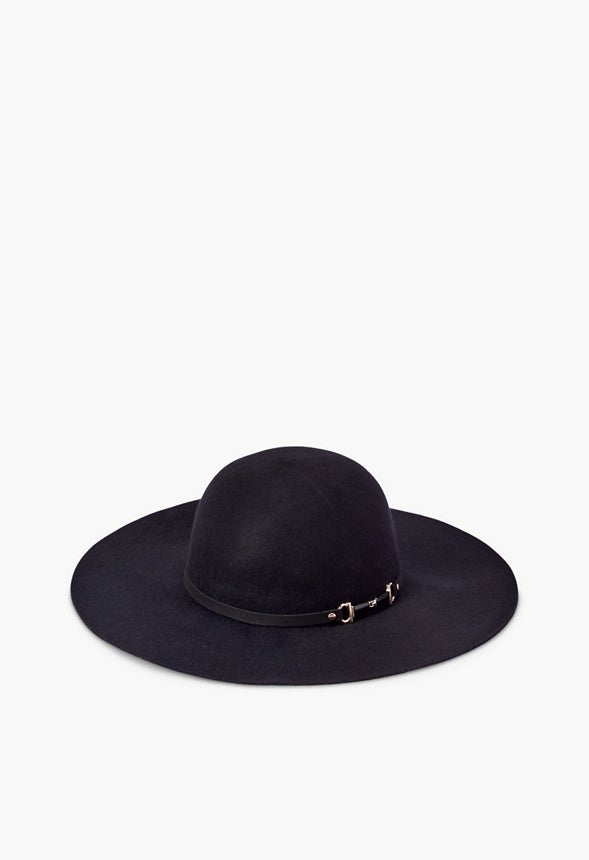 Black hat on sale with strap